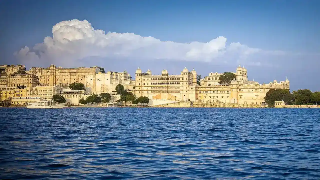 Udaipur's Local Experts for Hotel Booking